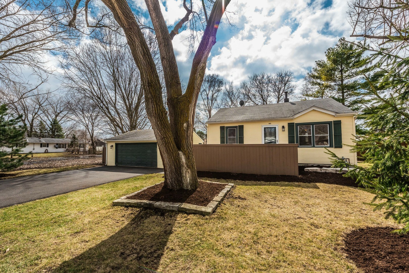 Property Photo:  145 Ross Avenue  IL 60177 
