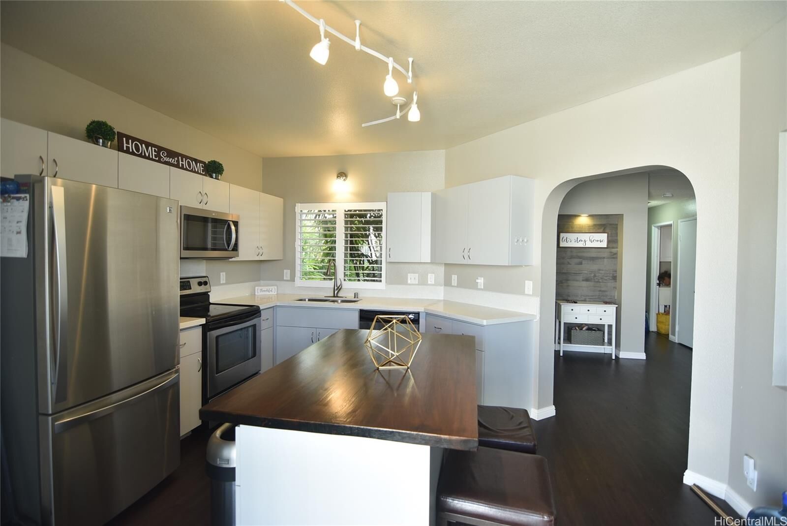 Property Photo:  91-1069 Laaulu Street 5E  HI 96706 