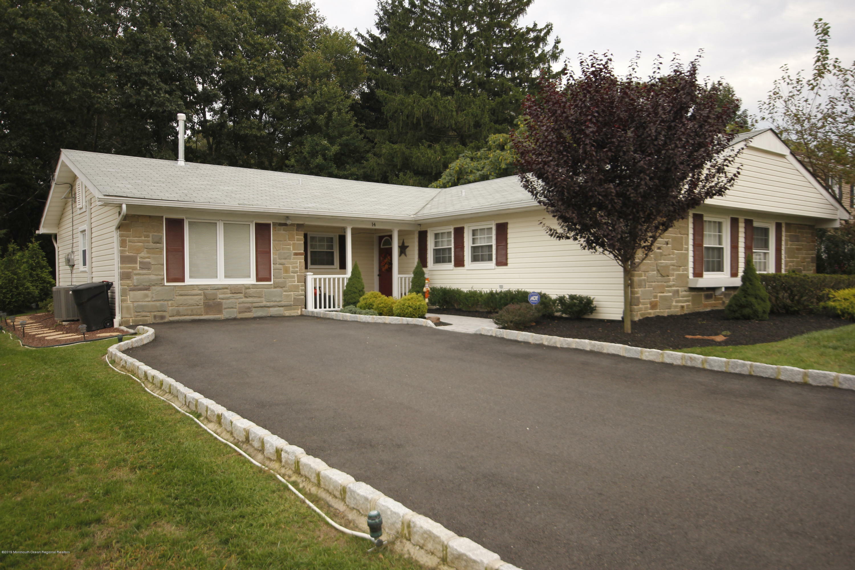 Property Photo:  14 Courtland Lane  NJ 07747 