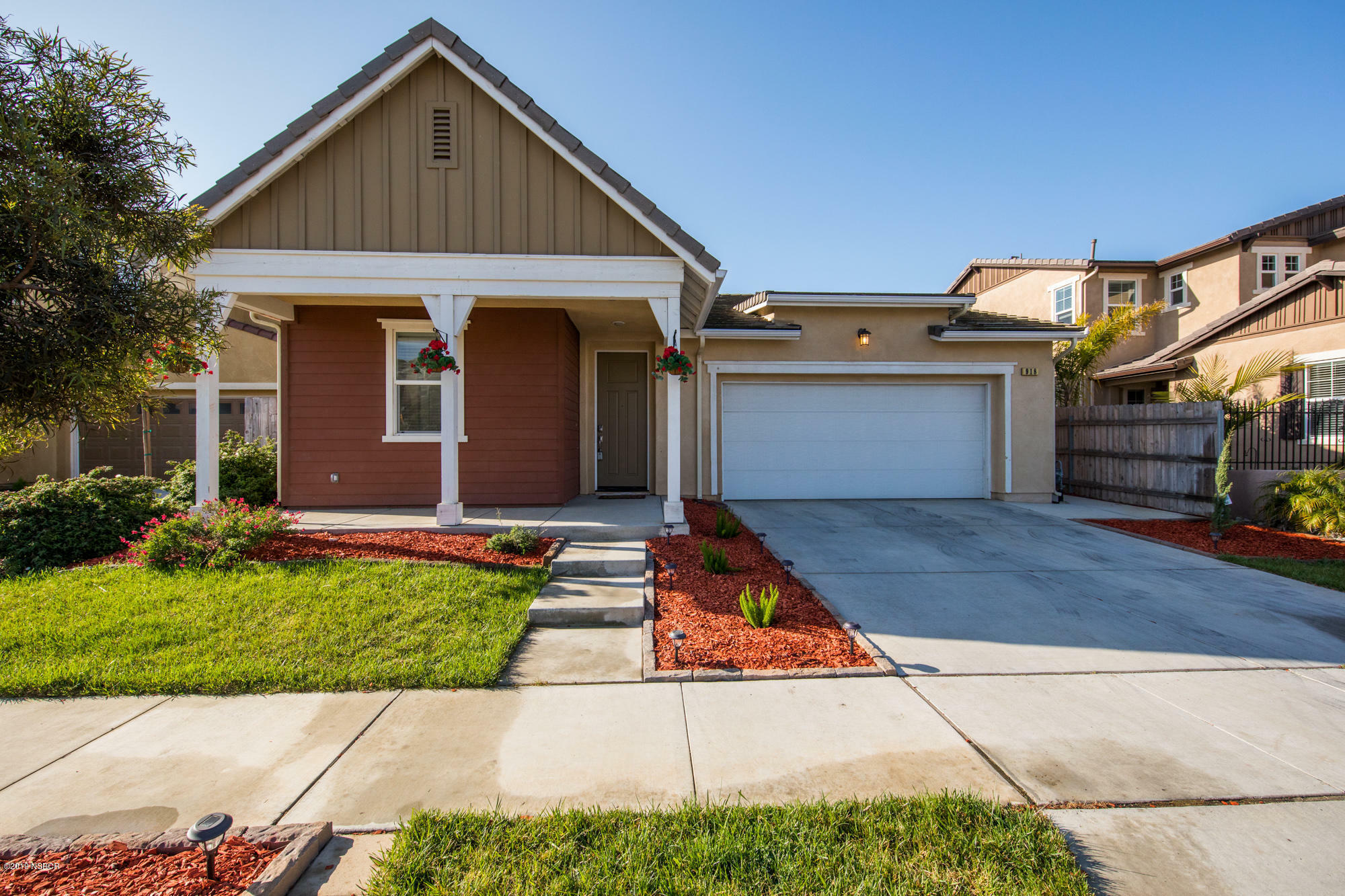 Property Photo:  918 Clarence Court  CA 93458 