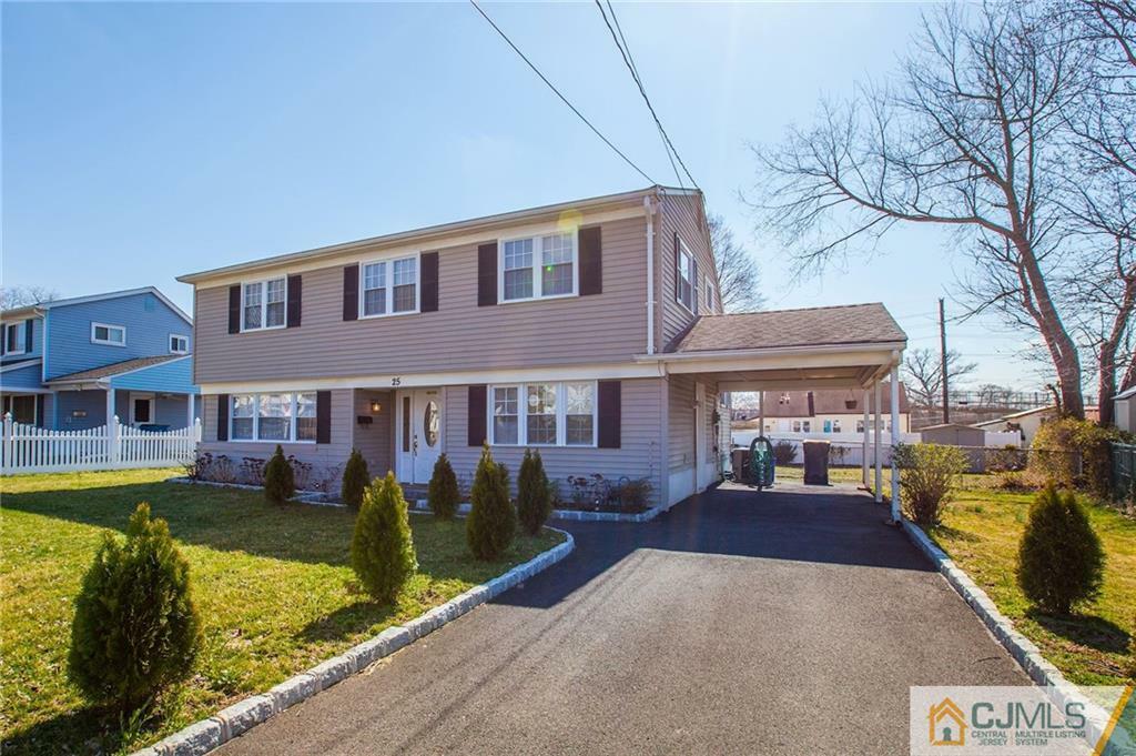 Property Photo:  25 Farmbrook Drive  NJ 08857 