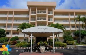 Property Photo: 3970 Oaks Clubhouse Dr 502 FL 33069