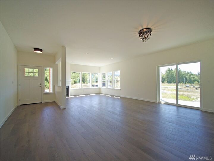 Property Photo: 1431 Rook Dr WA 98362