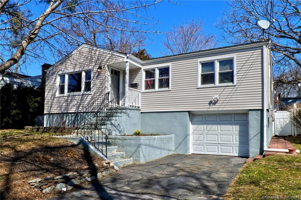Property Photo: 423 Painter Drive CT 06516