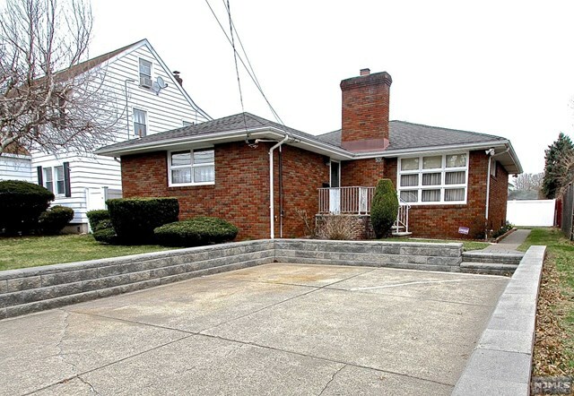 Property Photo:  150-152 Crosby Avenue  NJ 07502 