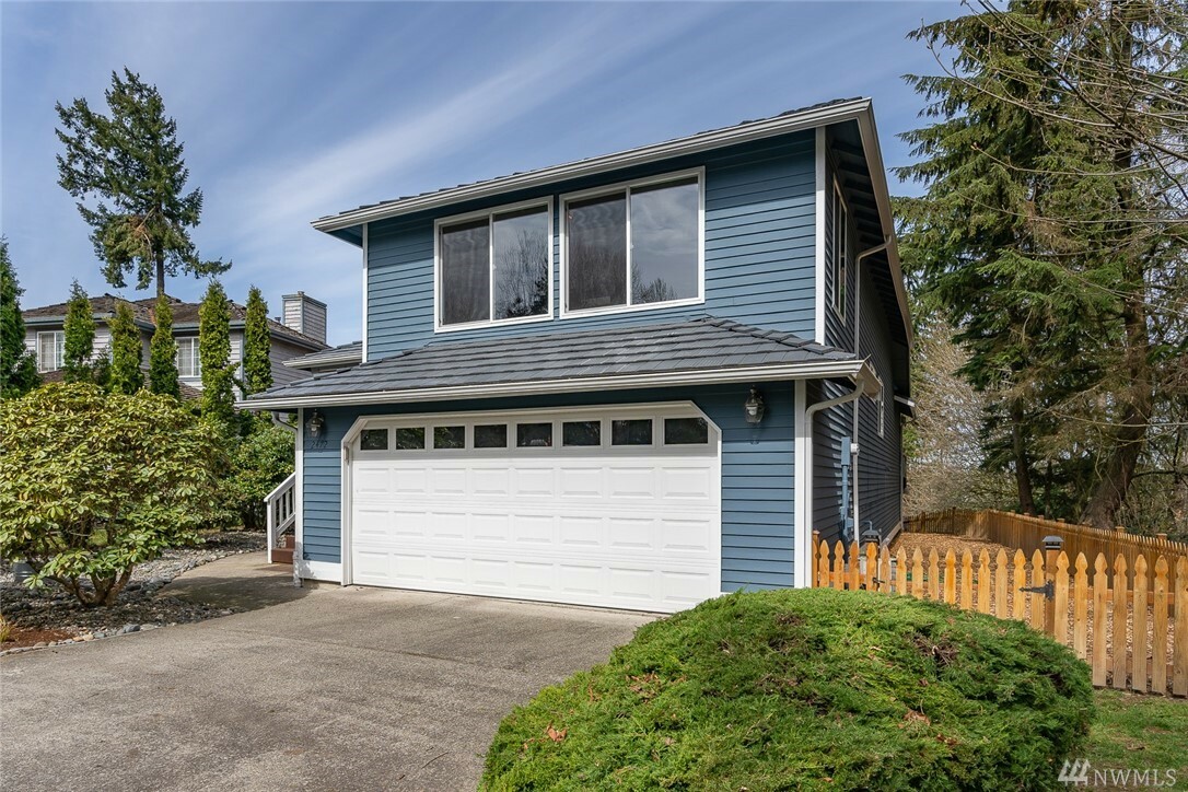 Property Photo:  2472 SE 8th Place  WA 98055 