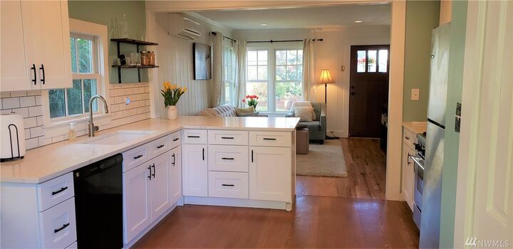 Property Photo:  4650 S Garden St  WA 98118 