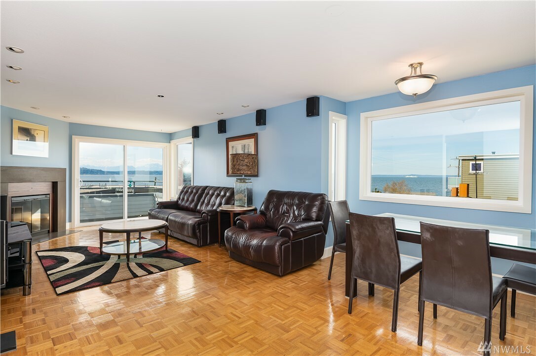 Property Photo:  3142 Alki Ave SW 401  WA 98116 