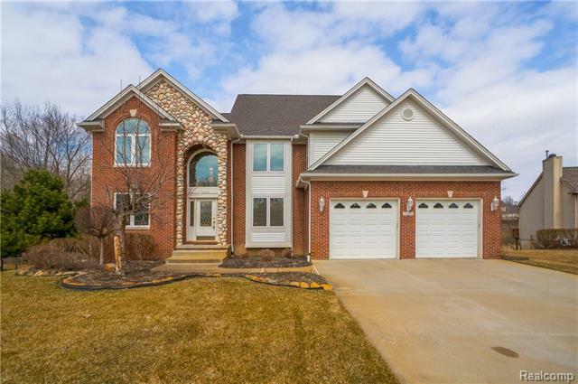 Property Photo: 3982 Dun Rovin Court MI 48382