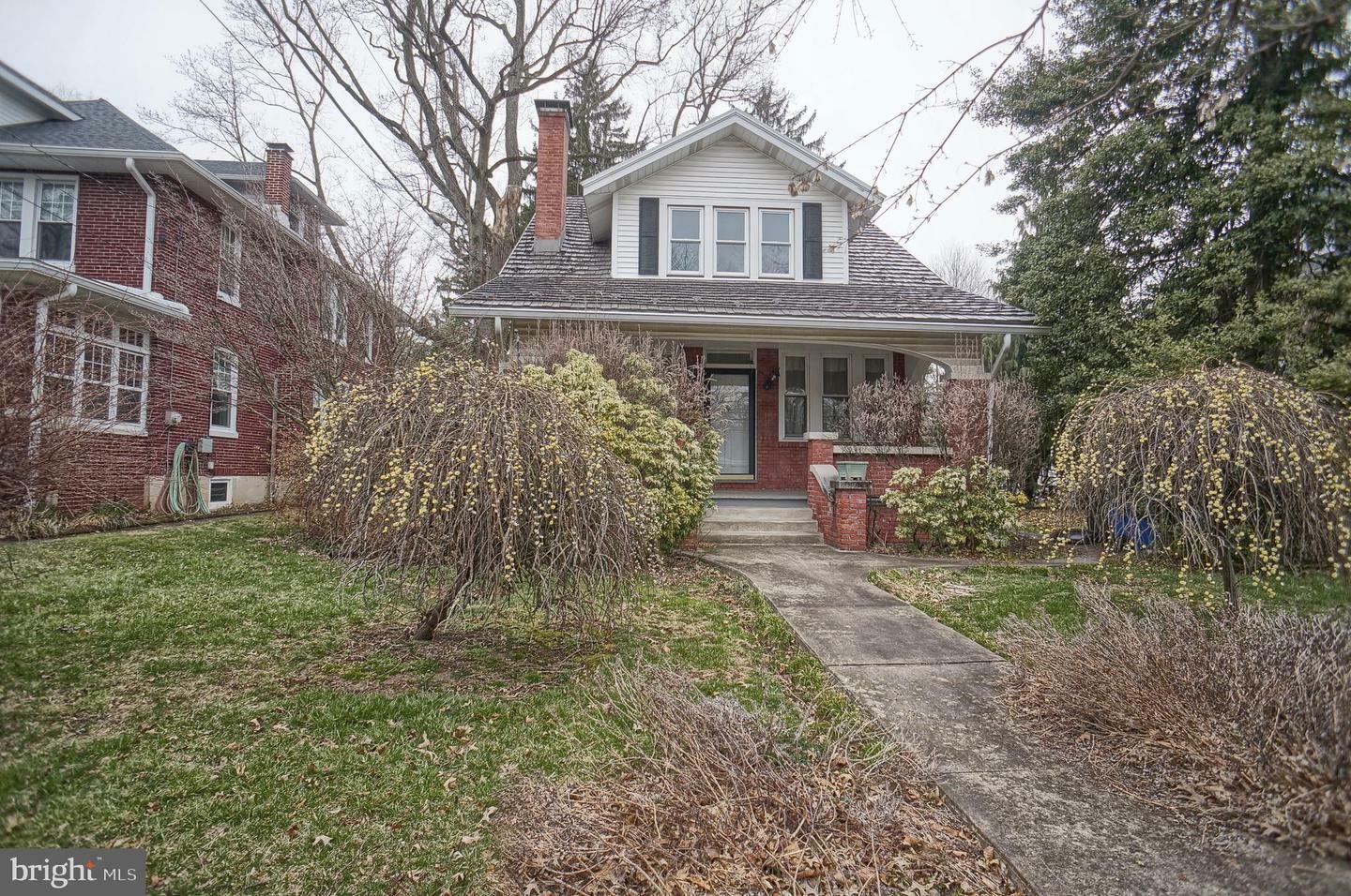 Property Photo:  527 16th Street  PA 17070 