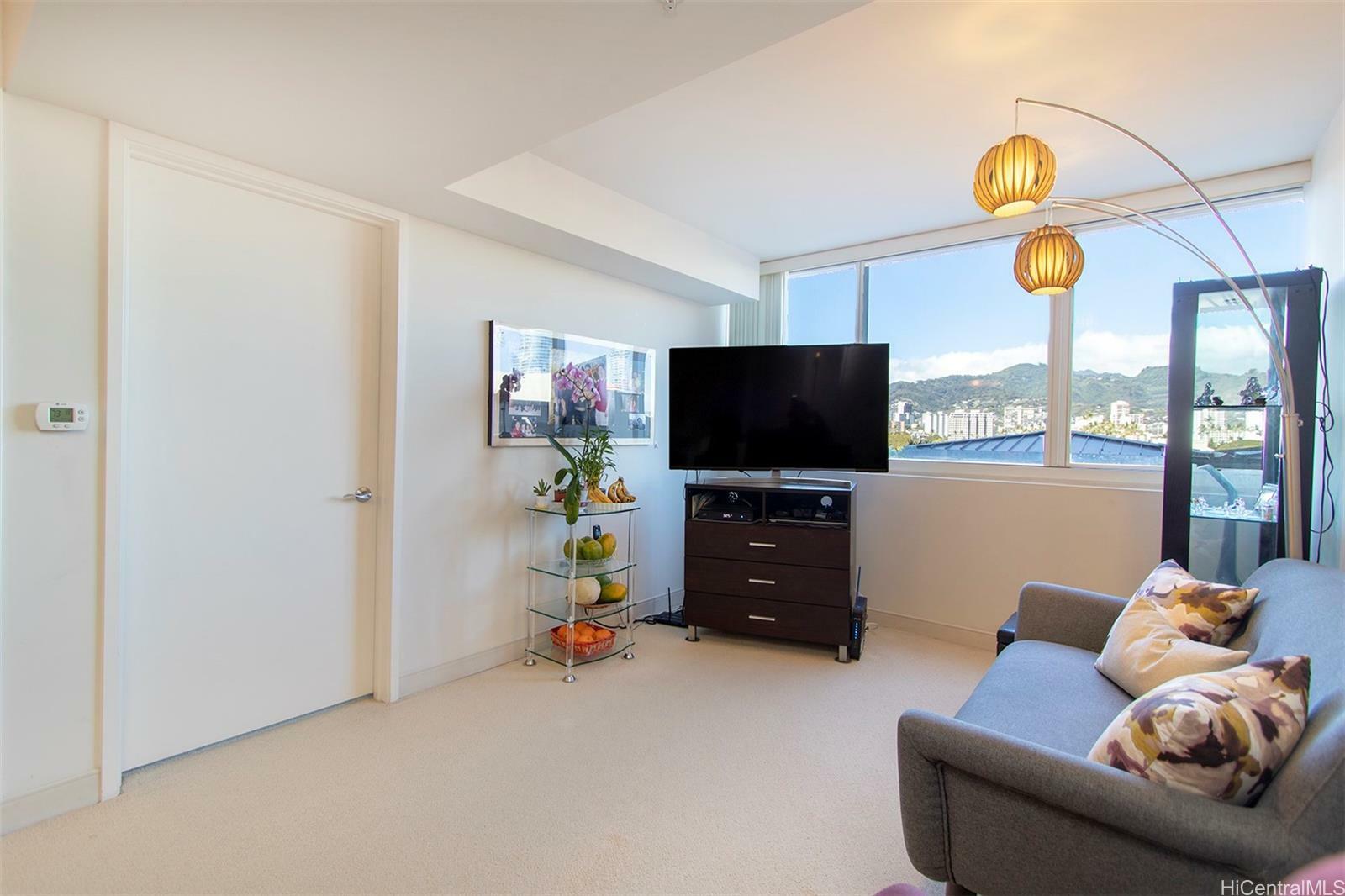 Property Photo:  1009 Kapiolani Boulevard 602  HI 96814 