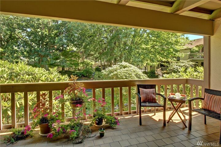 1552 NE 143rd St F4  Seattle WA 98125 photo