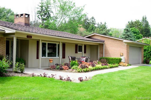 Property Photo: 1556 Ledbury Drive MI 48304
