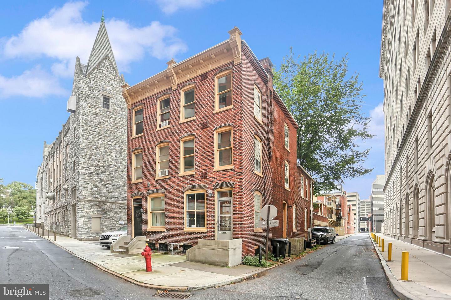 Property Photo:  225 South Street  PA 17101 