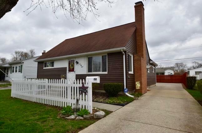 Property Photo: 658 Georgian Drive OH 43228