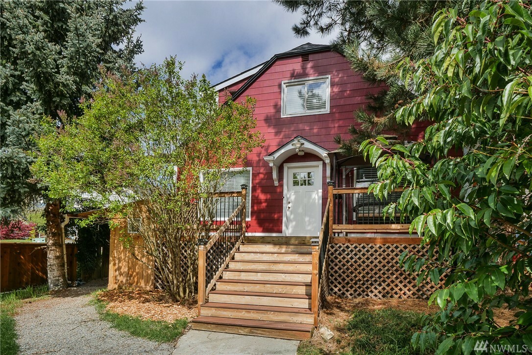 Property Photo:  4316 SW Hudson St  WA 98116 