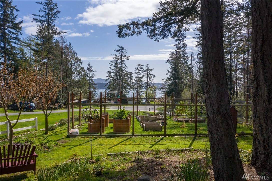 Property Photo:  6917 Holiday Blvd  WA 98221 