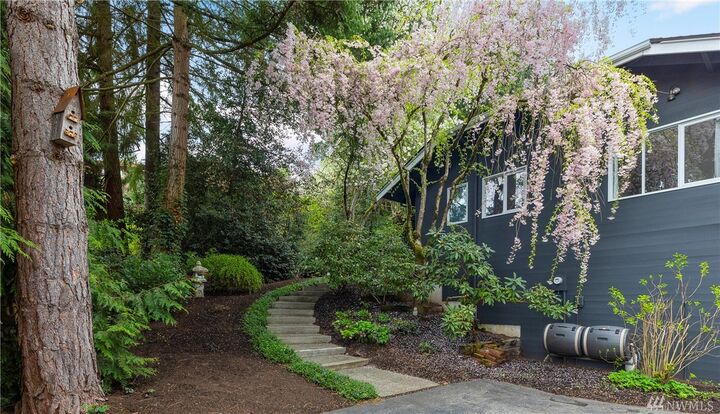 Property Photo: 8300 SE 83rd St WA 98040