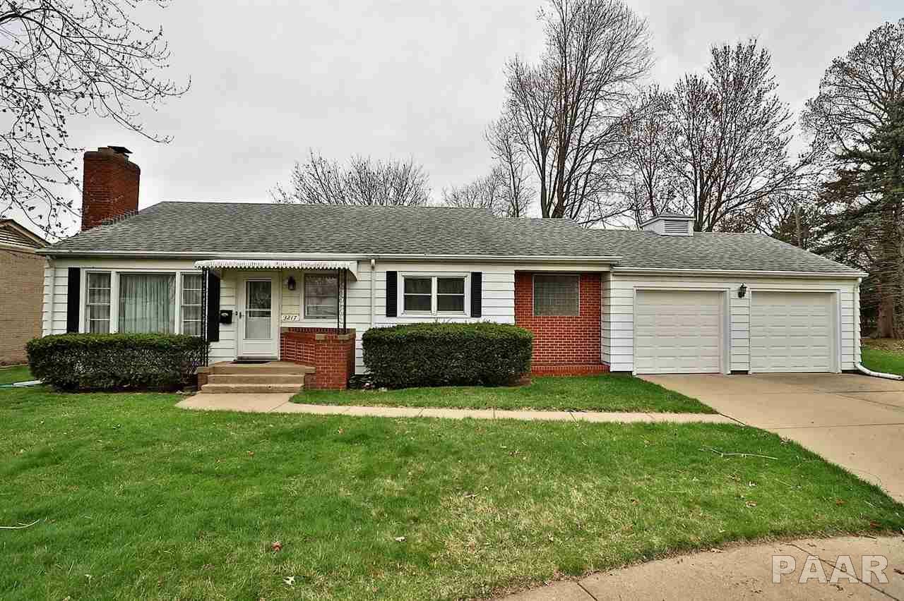 Property Photo:  3217 N Linnhill  IL 61604 