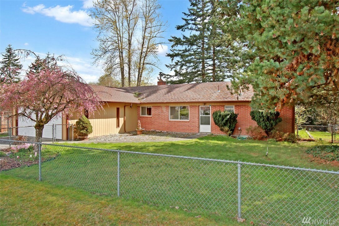 Property Photo:  2518 150th Place SW  WA 98087 