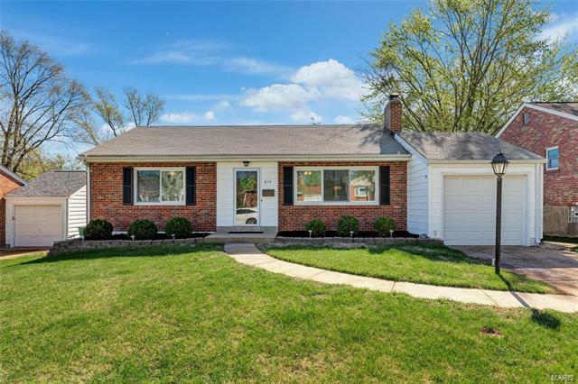Property Photo: 814 Colebrook 63119