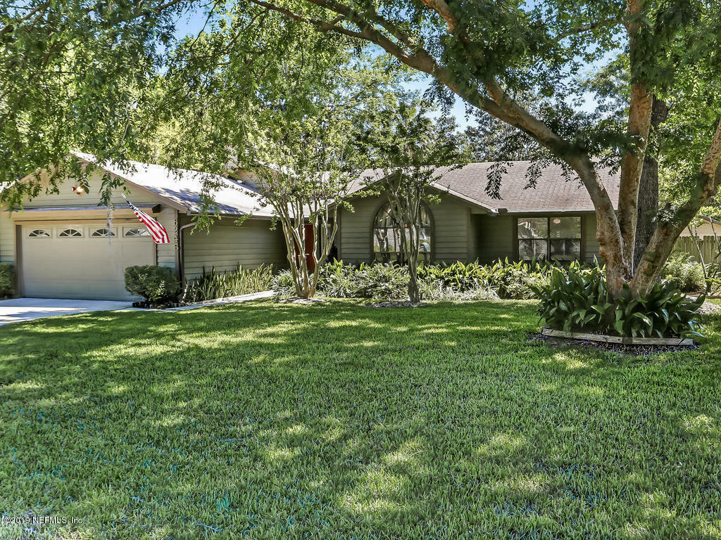 Property Photo:  6245 Bahama Court  FL 32003 