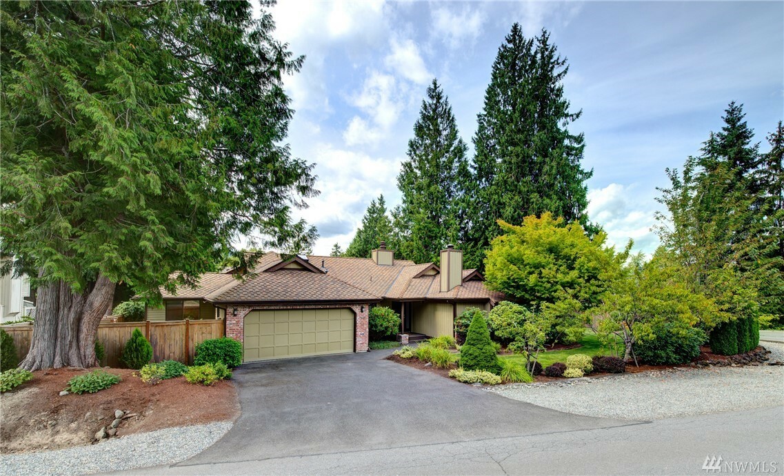 Property Photo:  545 Jasmine Place NW  WA 98027 