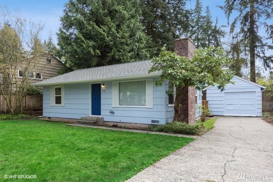 Property Photo: 1019 NE 127th St WA 98125