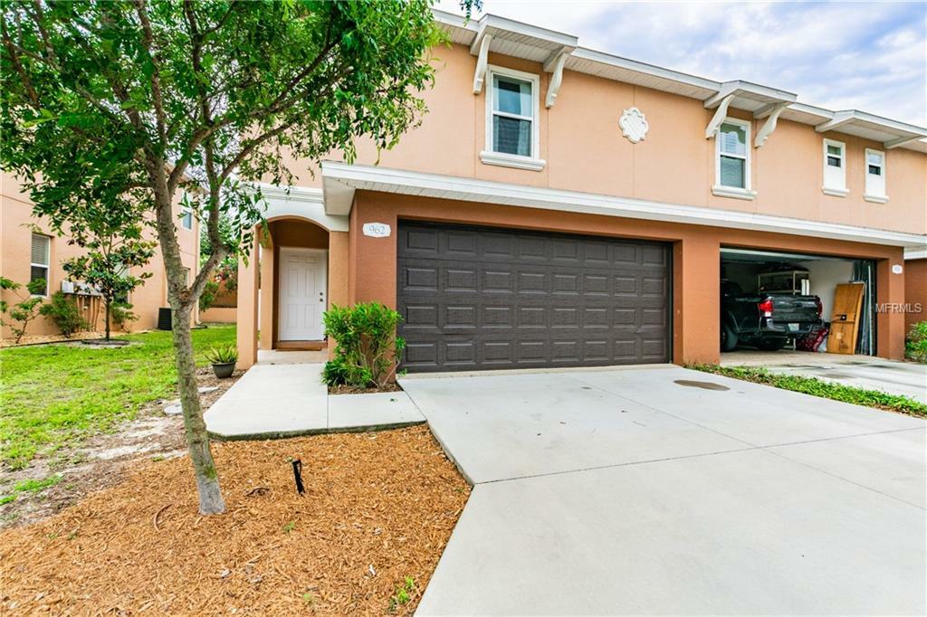 Property Photo:  962 Celtic Circle  FL 34689 