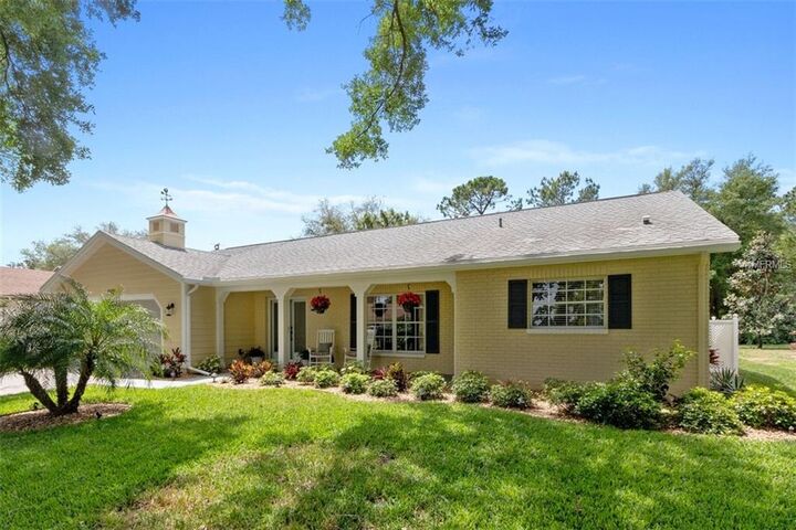 Property Photo: 8526 Berkley Drive FL 34667