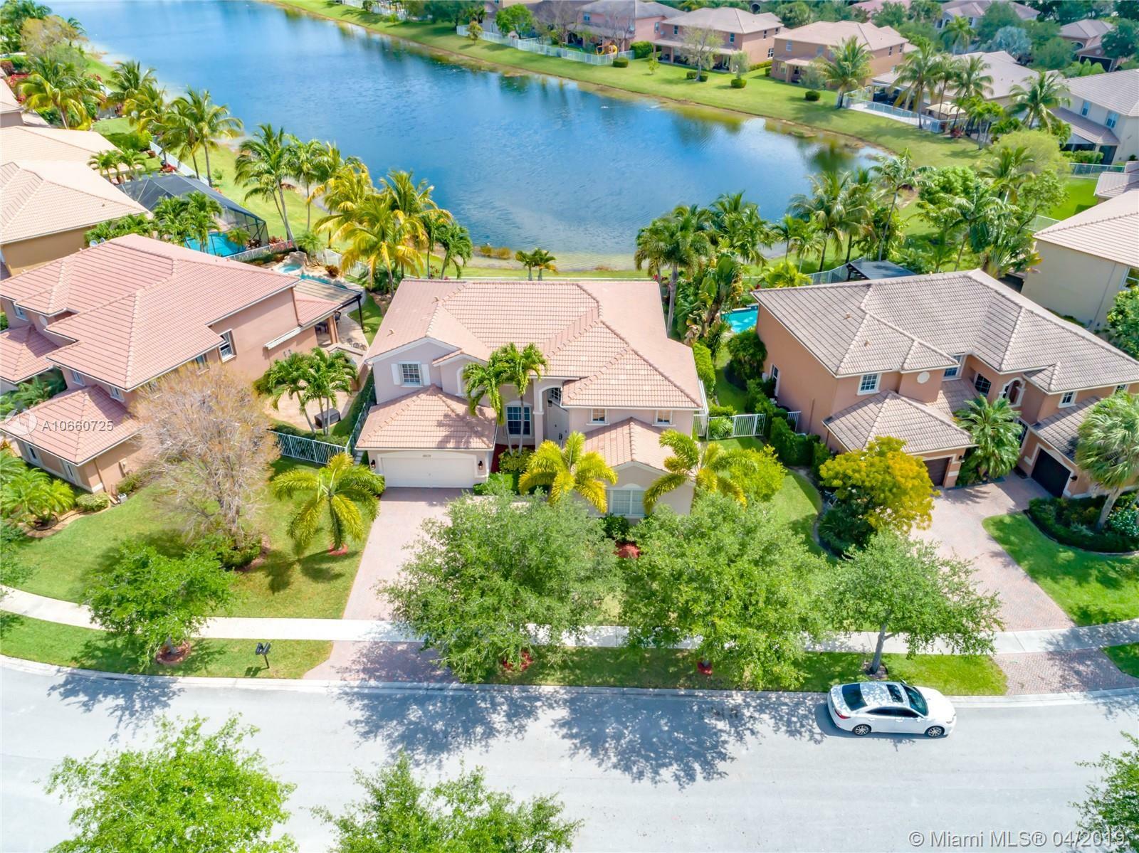 19229 S Hibiscus St  Weston FL 33332 photo