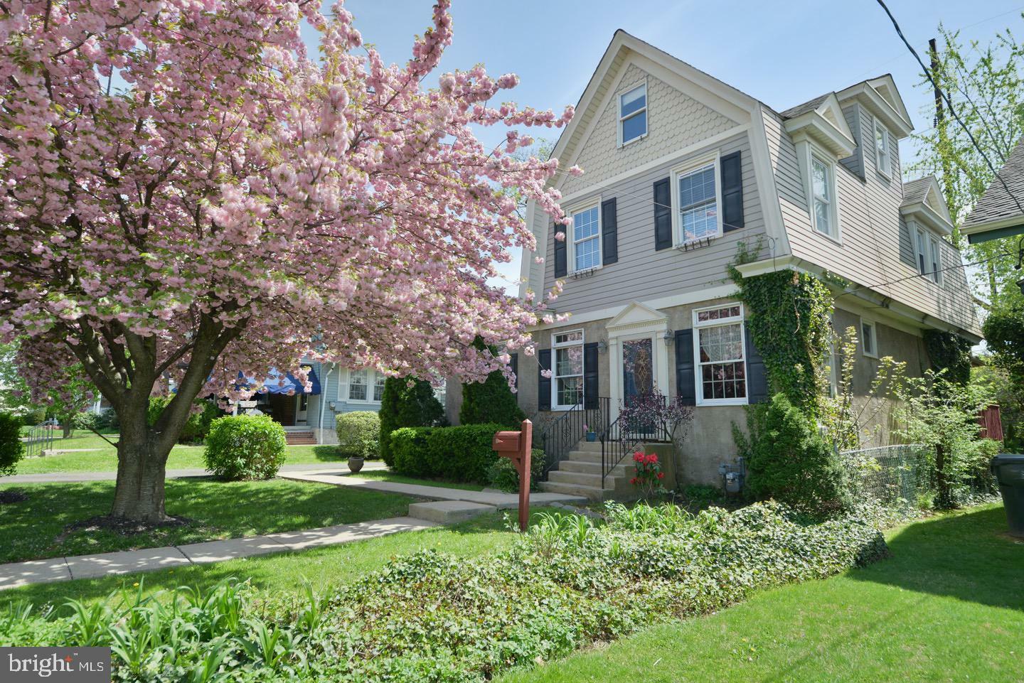 Property Photo:  2160 Mount Carmel Avenue  PA 19038 