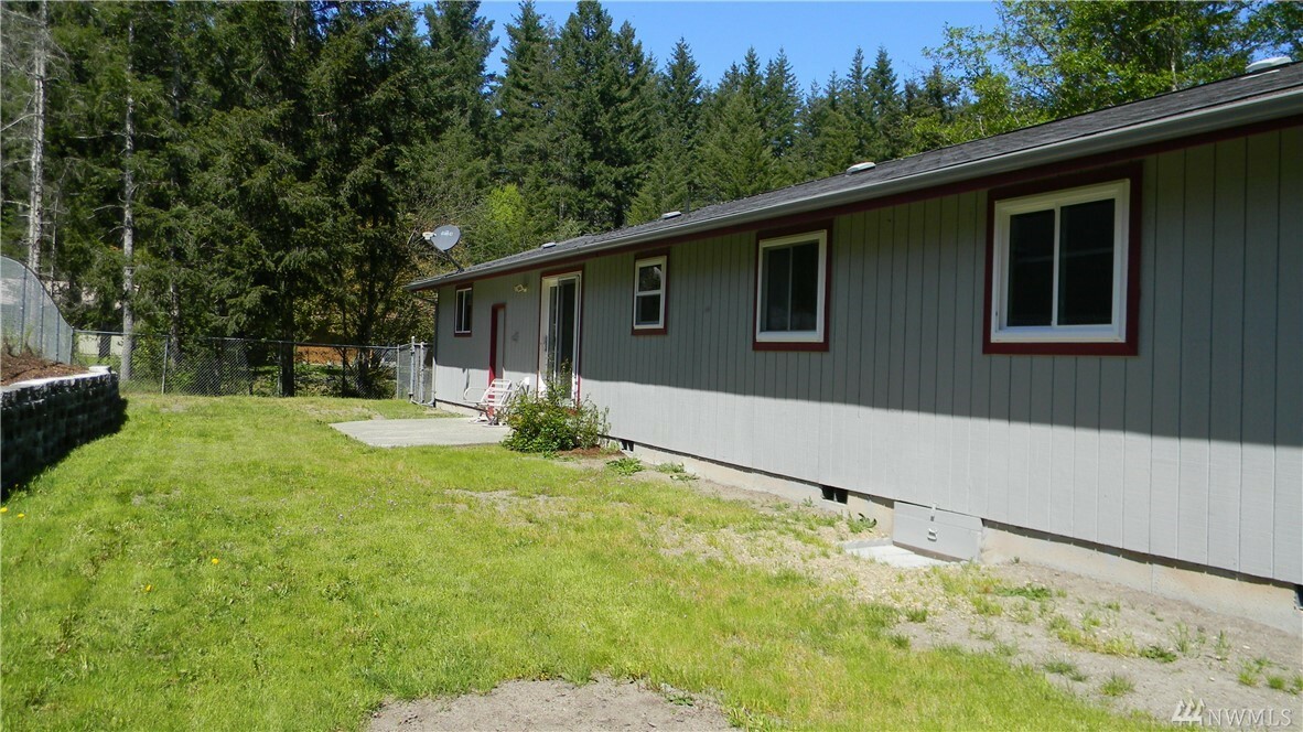 Property Photo:  721 NE Larson Blvd  WA 98528 