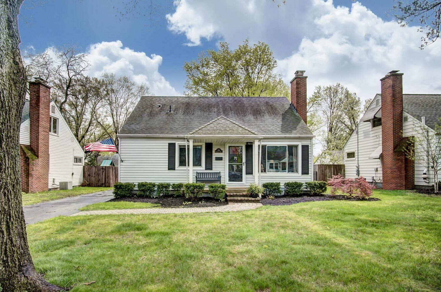 Property Photo: 2183 Wesleyan Drive OH 43221