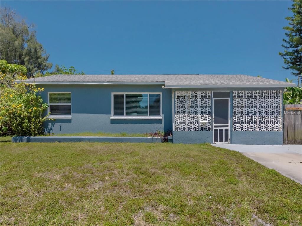 Property Photo:  201 82nd Avenue N  FL 33702