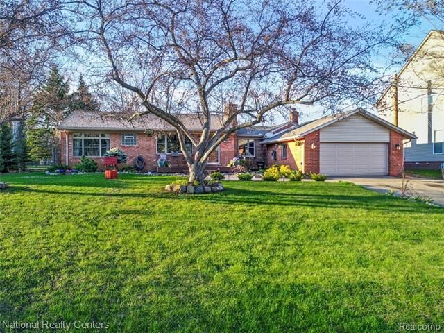 200 Farr Street  Commerce Twp MI 48382 photo