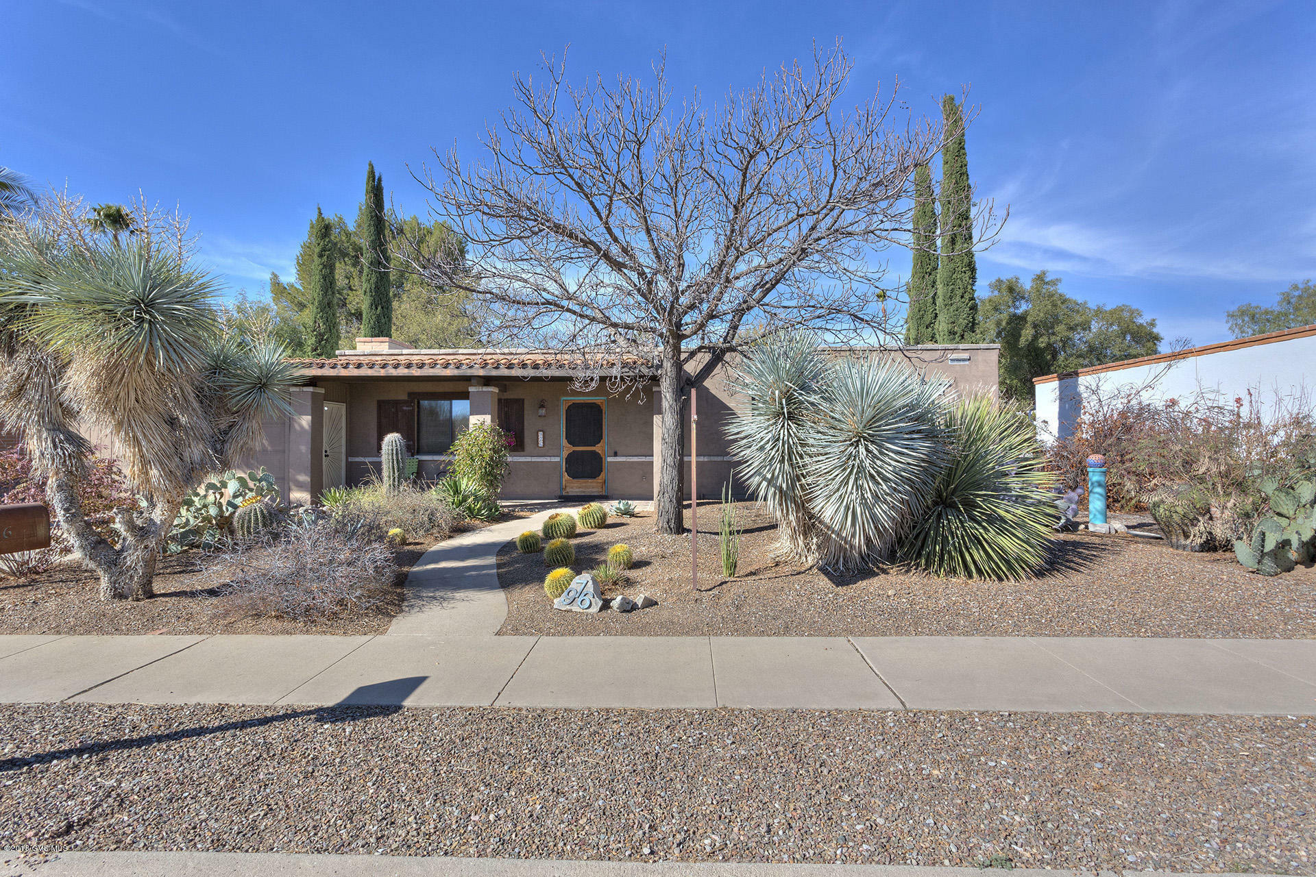 Property Photo: 976 S La Huerta AZ 85614