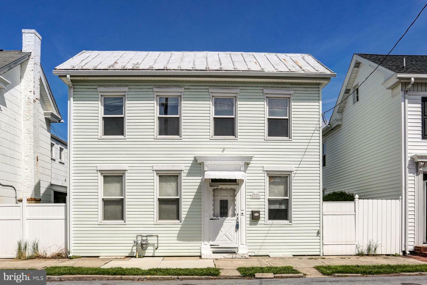 Property Photo:  32 W Keller Street  PA 17055 