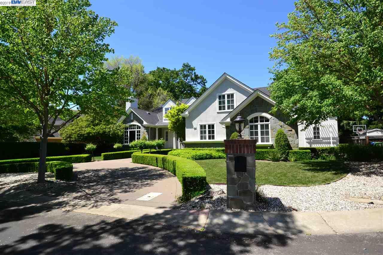 Property Photo: 35 Shandelin Ln CA 94507