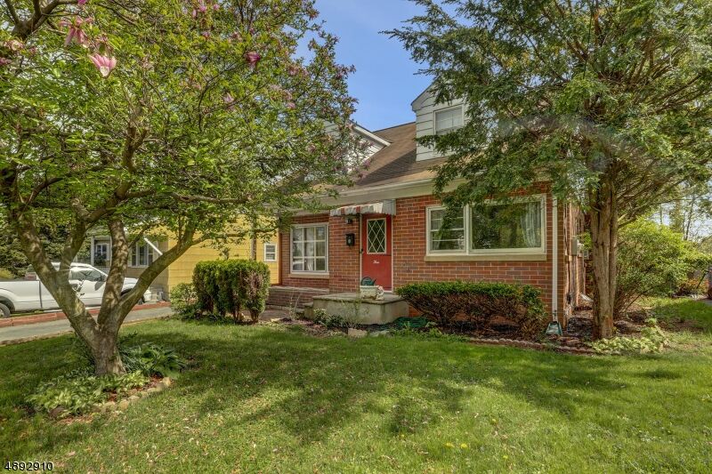 Property Photo:  3 Garry St  NJ 08835 
