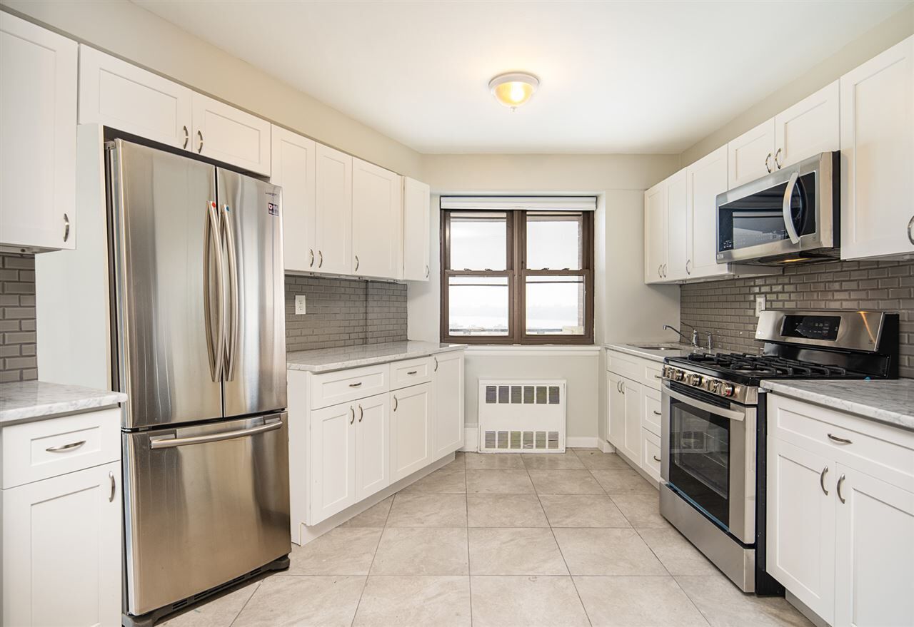 Property Photo:  8800 Blvd East 5F  NJ 07047 