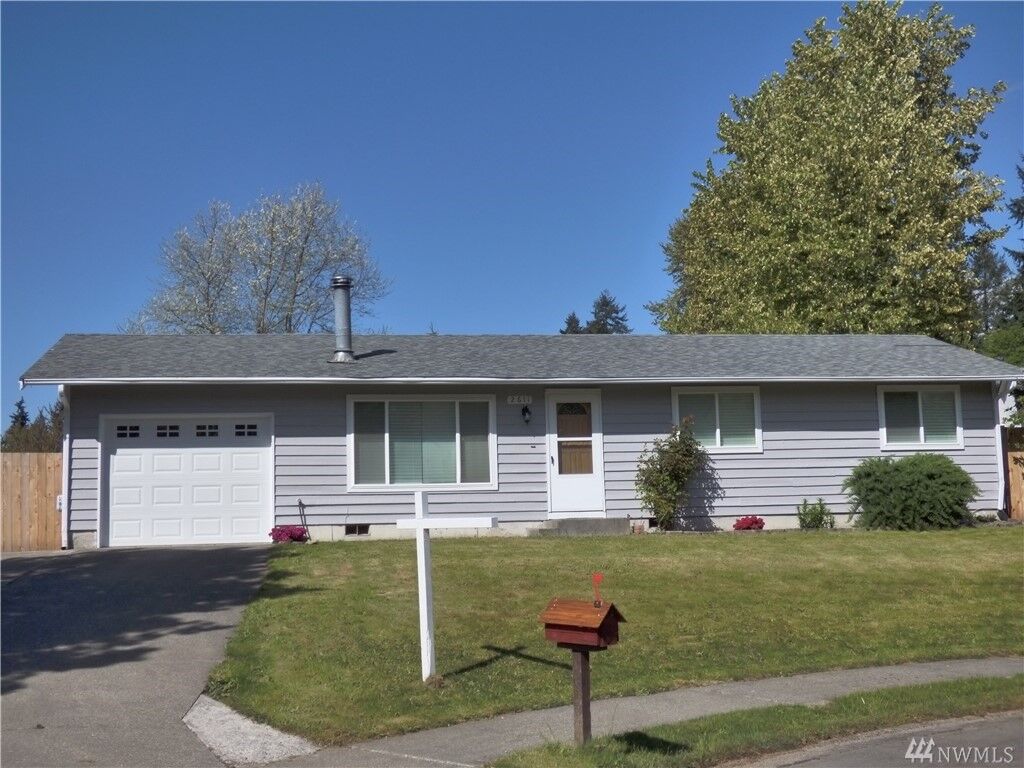 Property Photo:  2611 27th Av Ct SE  WA 98374 