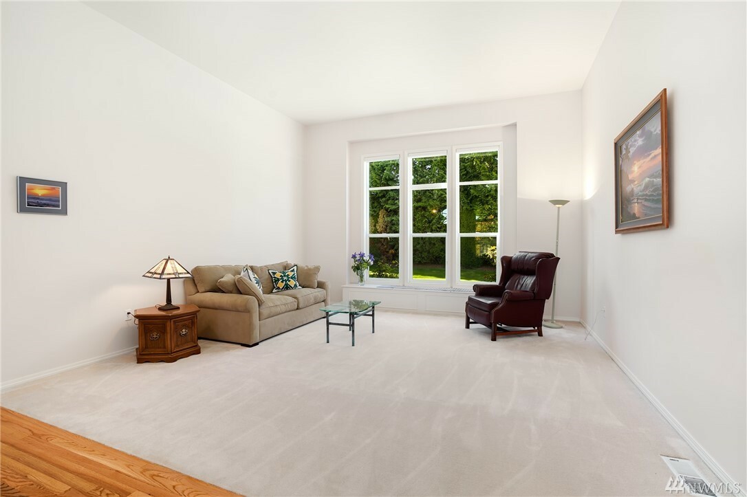 Property Photo: 3816 Ridge Ct WA 98274