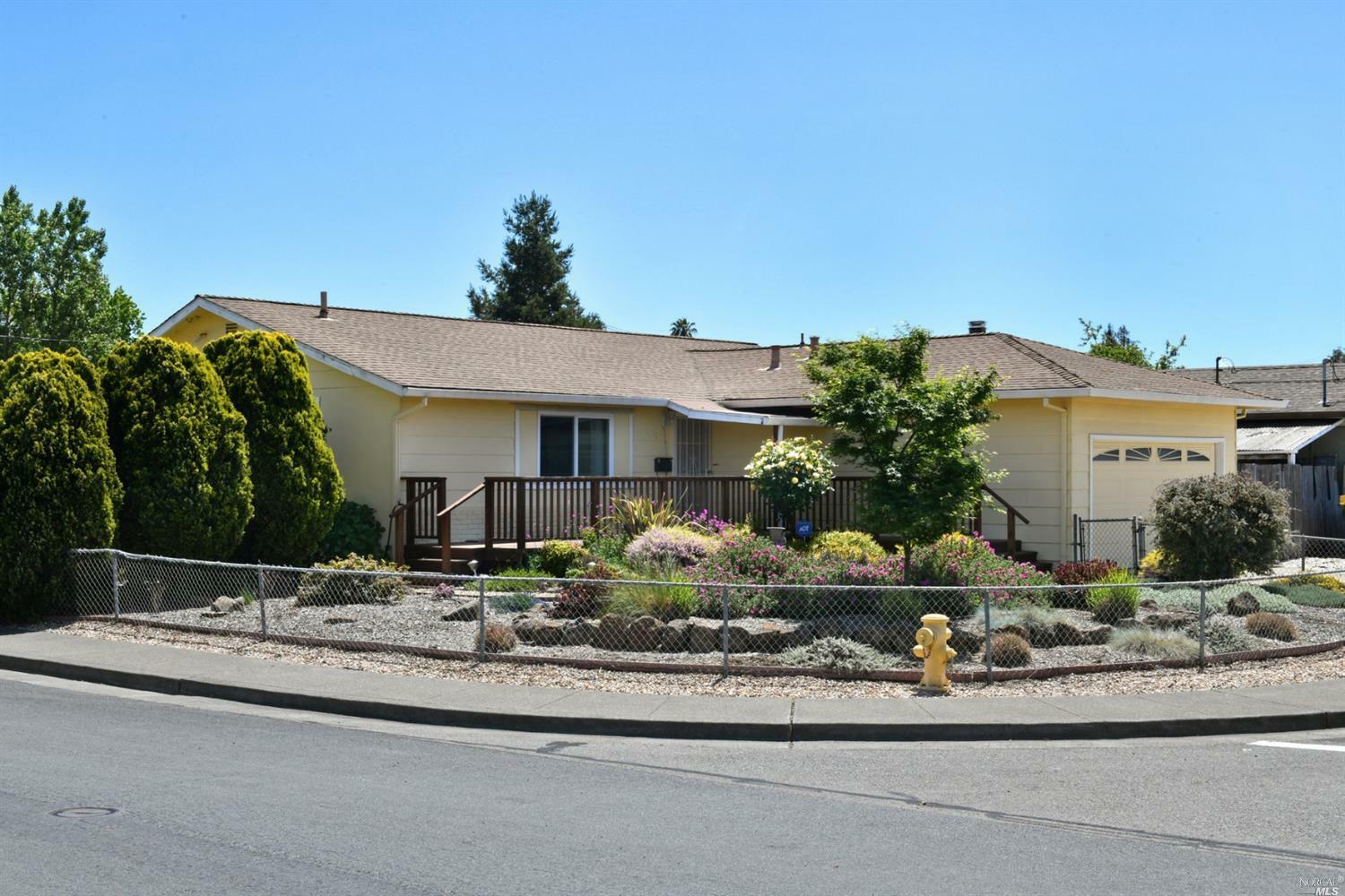 Property Photo:  1105 Ramona Lane  CA 94954 