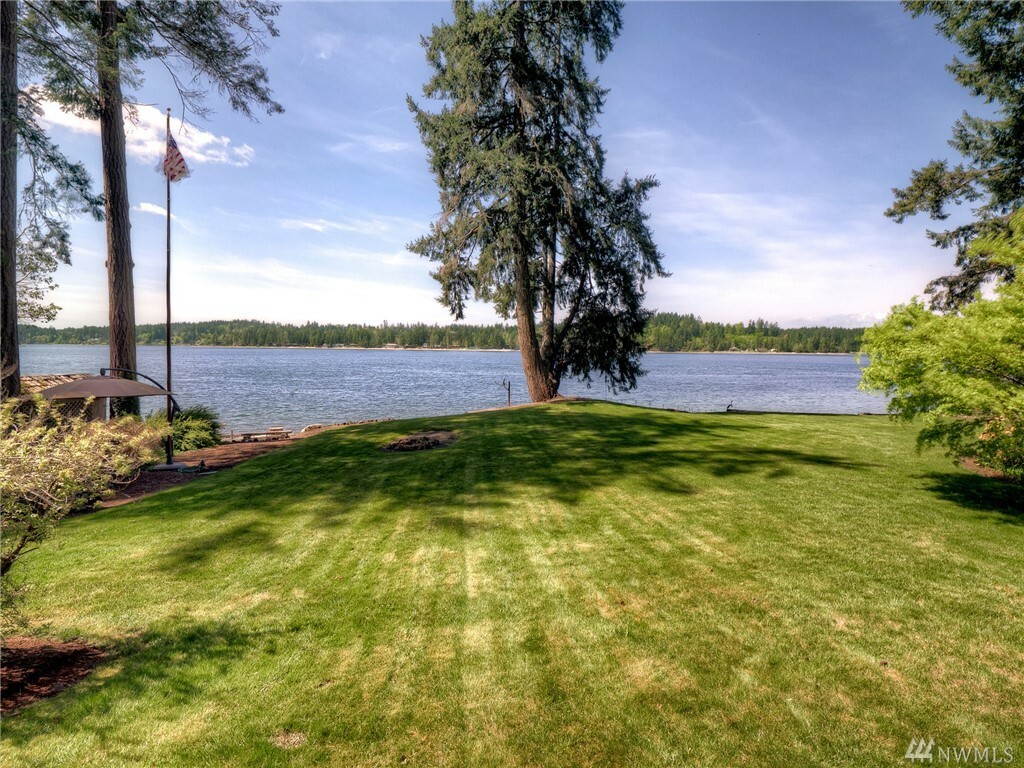 Property Photo:  1092 E South Island Dr  WA 98584 