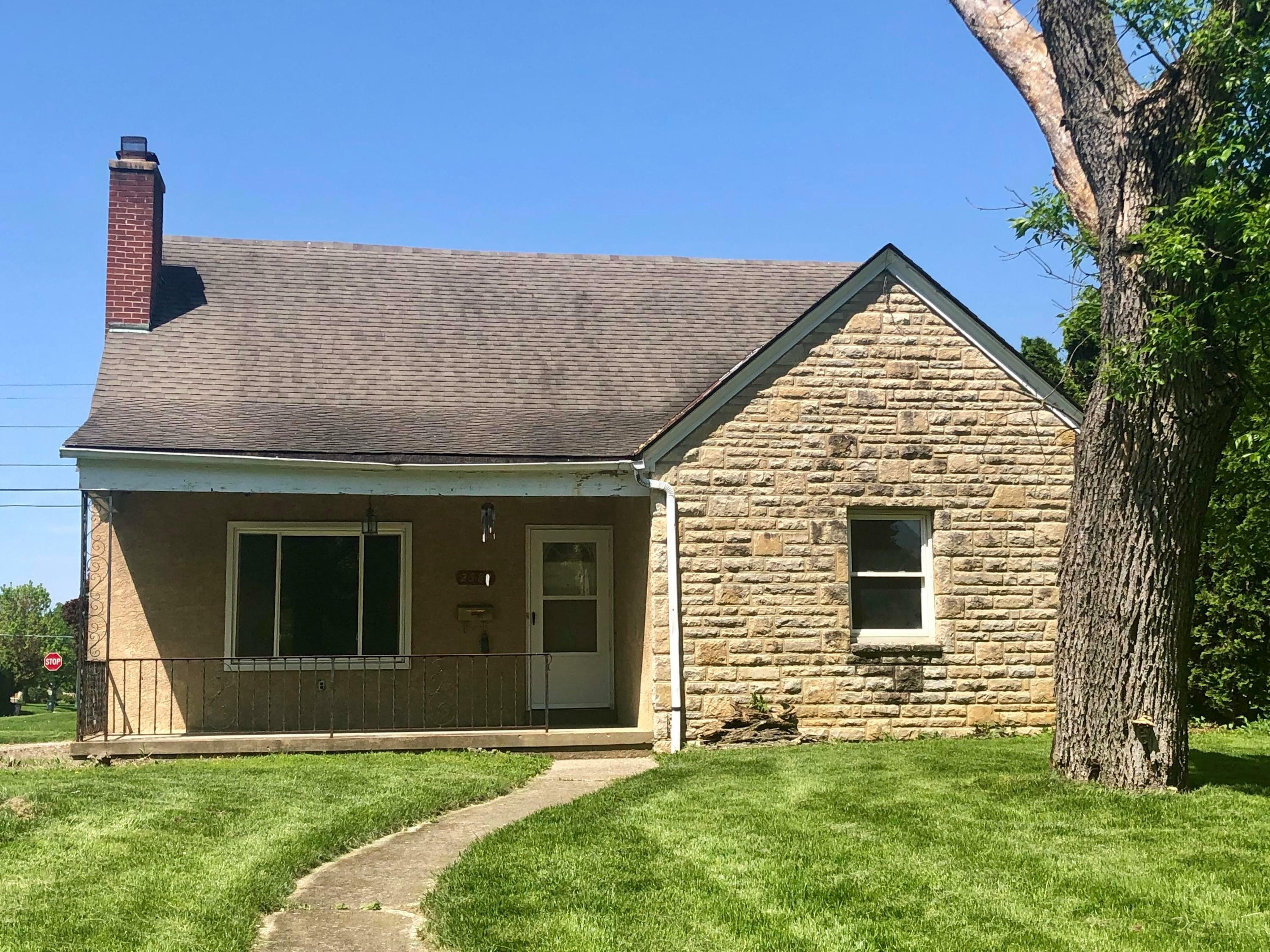 Property Photo: 2583 Chester Road OH 43221