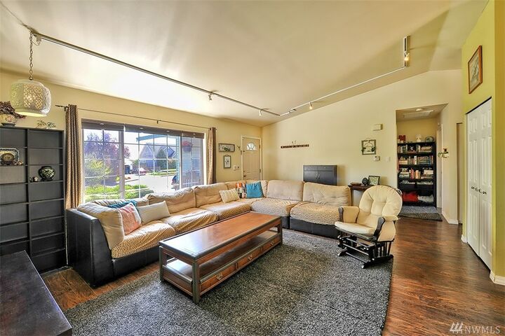 Property Photo:  6135 Della Dr  WA 98248 