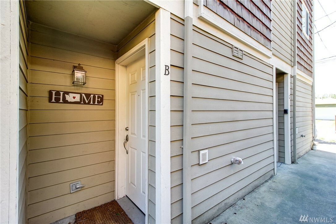 Property Photo:  8121 Delridge Wy SW B  WA 98106 