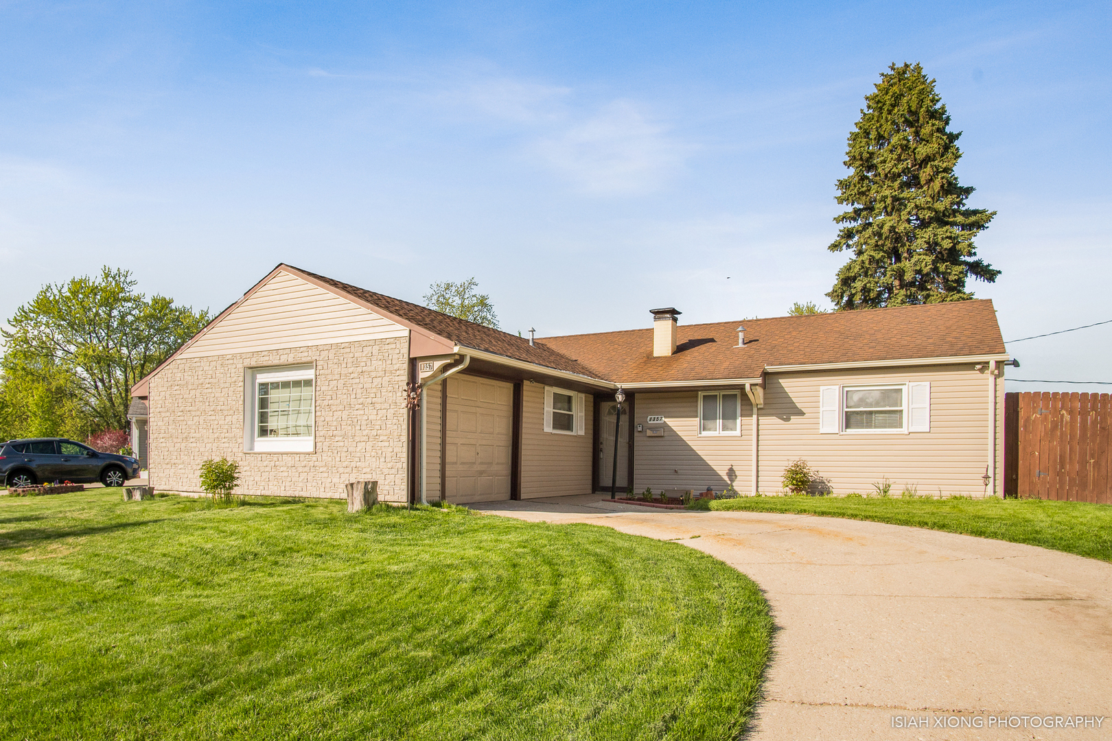 Property Photo: 1357 Glen Hill Drive IL 60139