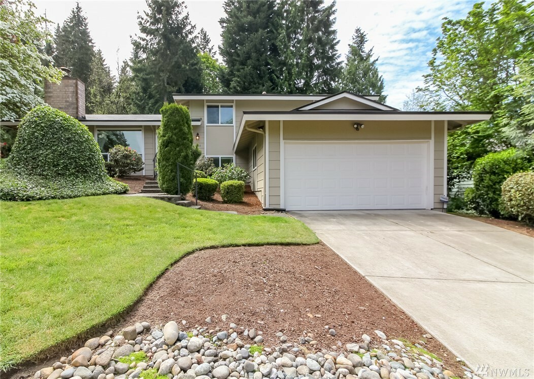 Property Photo:  11911 SE 64th St  WA 98006 